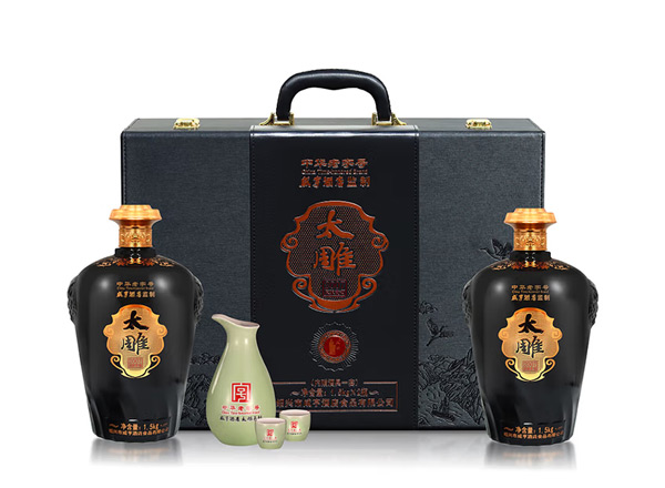 济南咸亨酒店太雕黄酒回收太雕2007原酿礼盒1.5kg*2糯米酒半甜绍兴黄酒