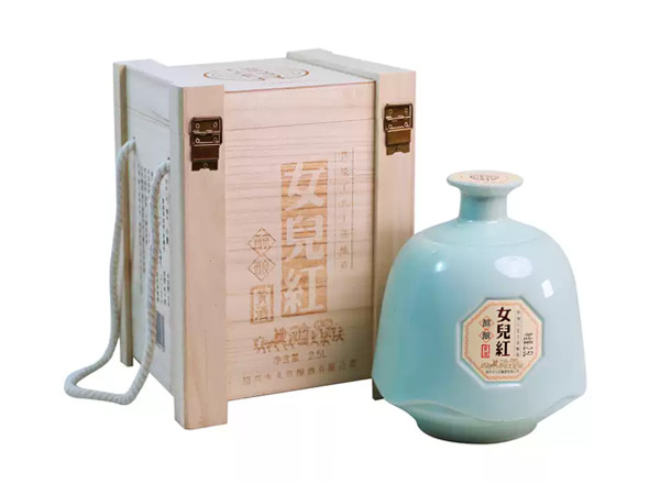济南回收绍兴女儿红黄酒醇酿花雕酒木质礼盒2.5L坛装黄酒